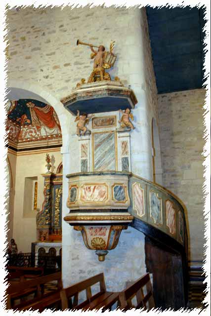 La chaire de l'église de Lucq de Béarn