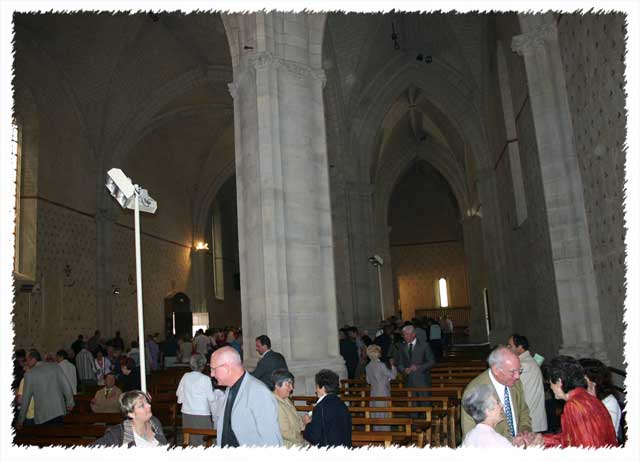 Photo de l'artivée dans l'église pour la messe
